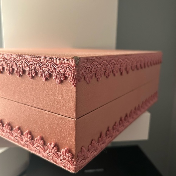 Authentic GUCCI rare pink fabric/brocade trimmed large box - Picture 12 of 13